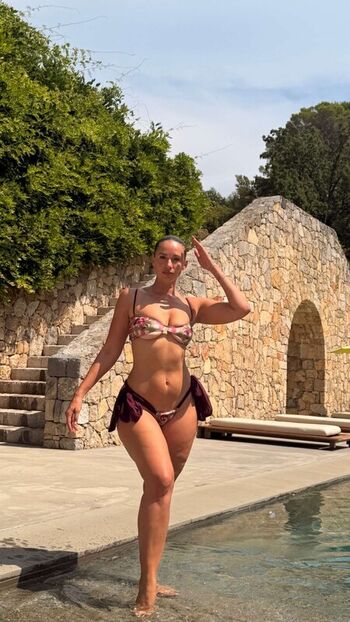 Yesjulz  page leaked private photo uncensored HD quality