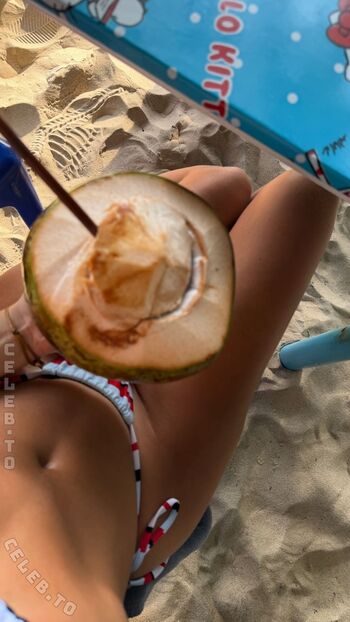 Zoe kaeppele  page leaked private photo uncensored HD quality