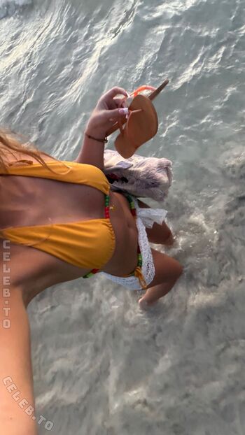 Zoe kaeppele  page leaked private photo uncensored HD quality