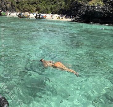 Zoe kaeppele  page leaked private photo uncensored HD quality