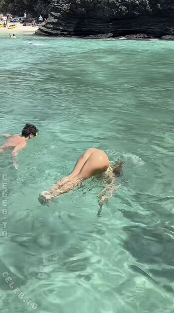 Zoe kaeppele  page leaked private photo uncensored HD quality