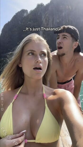 Zoe kaeppele  page leaked private photo uncensored HD quality