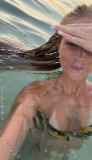 Zoe kaeppele  page leaked private photo uncensored HD quality