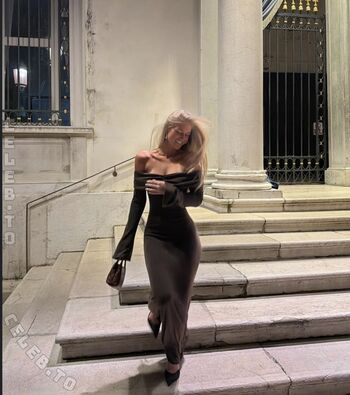 Zoe kaeppele  page leaked private photo uncensored HD quality