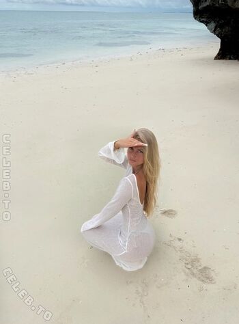 Zoe kaeppele leaked private photo uncensored HD quality