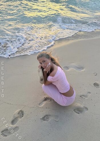 Zoe kaeppele leaked private photo uncensored HD quality