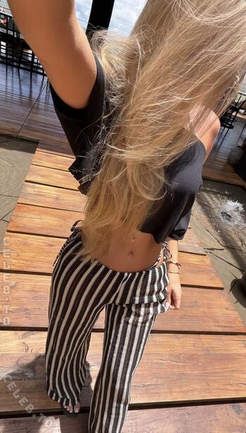 Zoe kaeppele leaked private photo uncensored HD quality