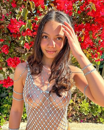 Zoe manoek page leaked private photo uncensored HD quality