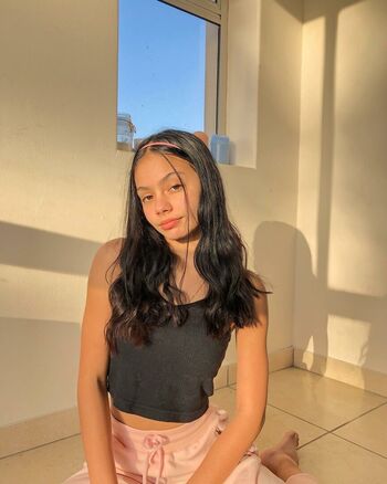 Zoe manoek leaked private photo uncensored HD quality