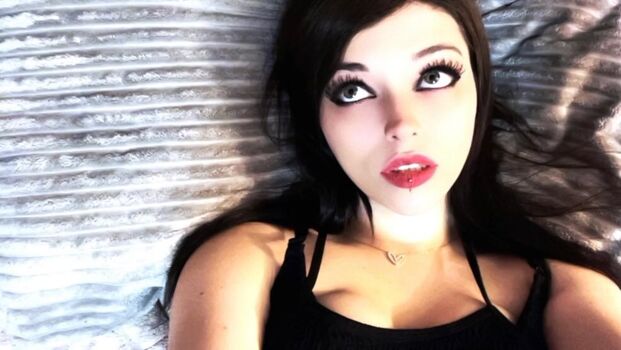 Zombe tramp page leaked private photo uncensored HD quality