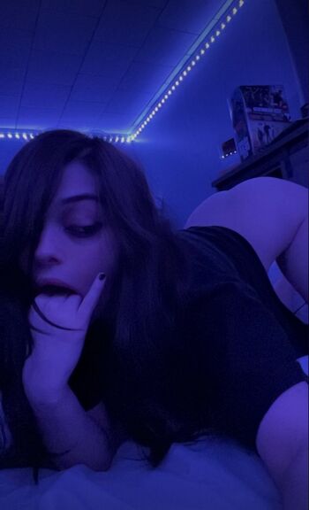 Zombe tramp page leaked private photo uncensored HD quality