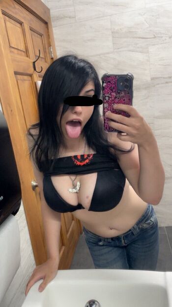 Zombe tramp leaked private photo uncensored HD quality